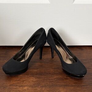 Tahari Classic Black Heels